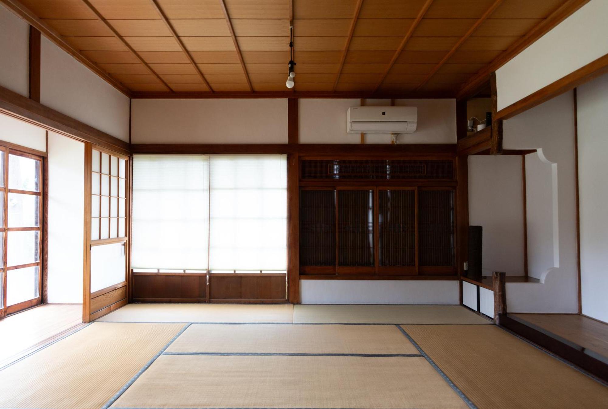猫と図書館のある宿 草地家 Kusachike Minamiawaji Extérieur photo