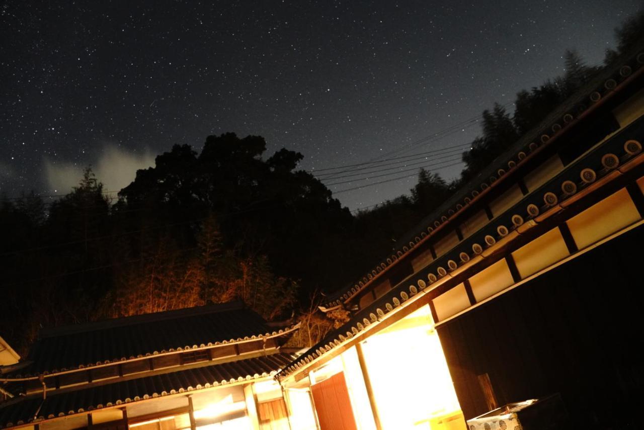 猫と図書館のある宿 草地家 Kusachike Minamiawaji Extérieur photo
